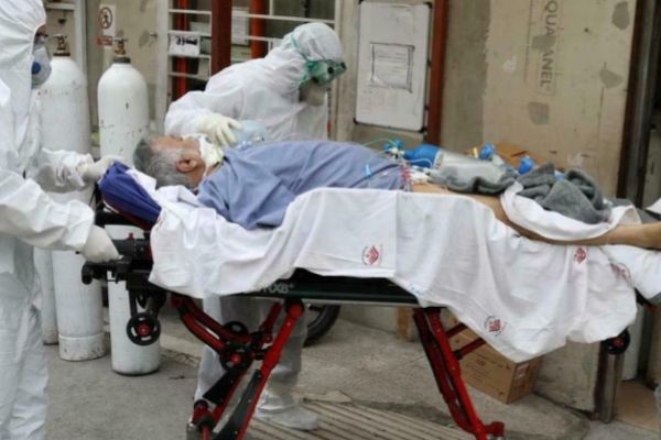 14 ألف إصابة جديدة بكورنا في إيران.. وخبراء يحذرون من "موجات الخريف"