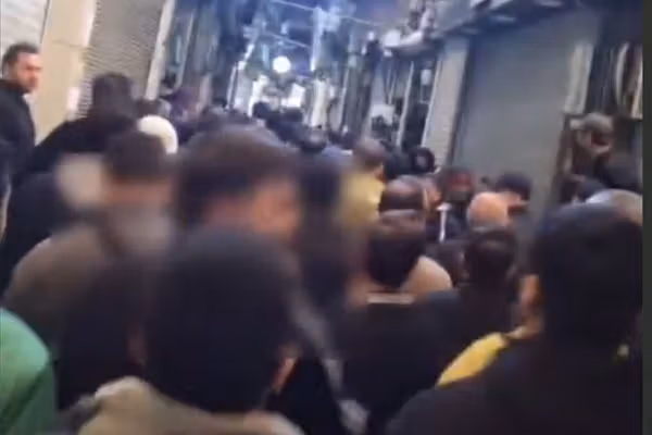 والاستریتژورنال: اعتراضها در ایران با وجود سرکوب و بیشترین اعدامها انجام شده است