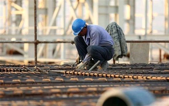 Iran Sets Next Year’s Minimum Monthly Wage At $250 A Month