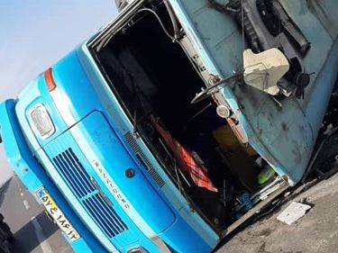 تصادفهای پرشمار در ایران؛ واژگونی مینیبوس در ورزقان ۶ کشته و ۱۱ مصدوم بر جای گذاشت