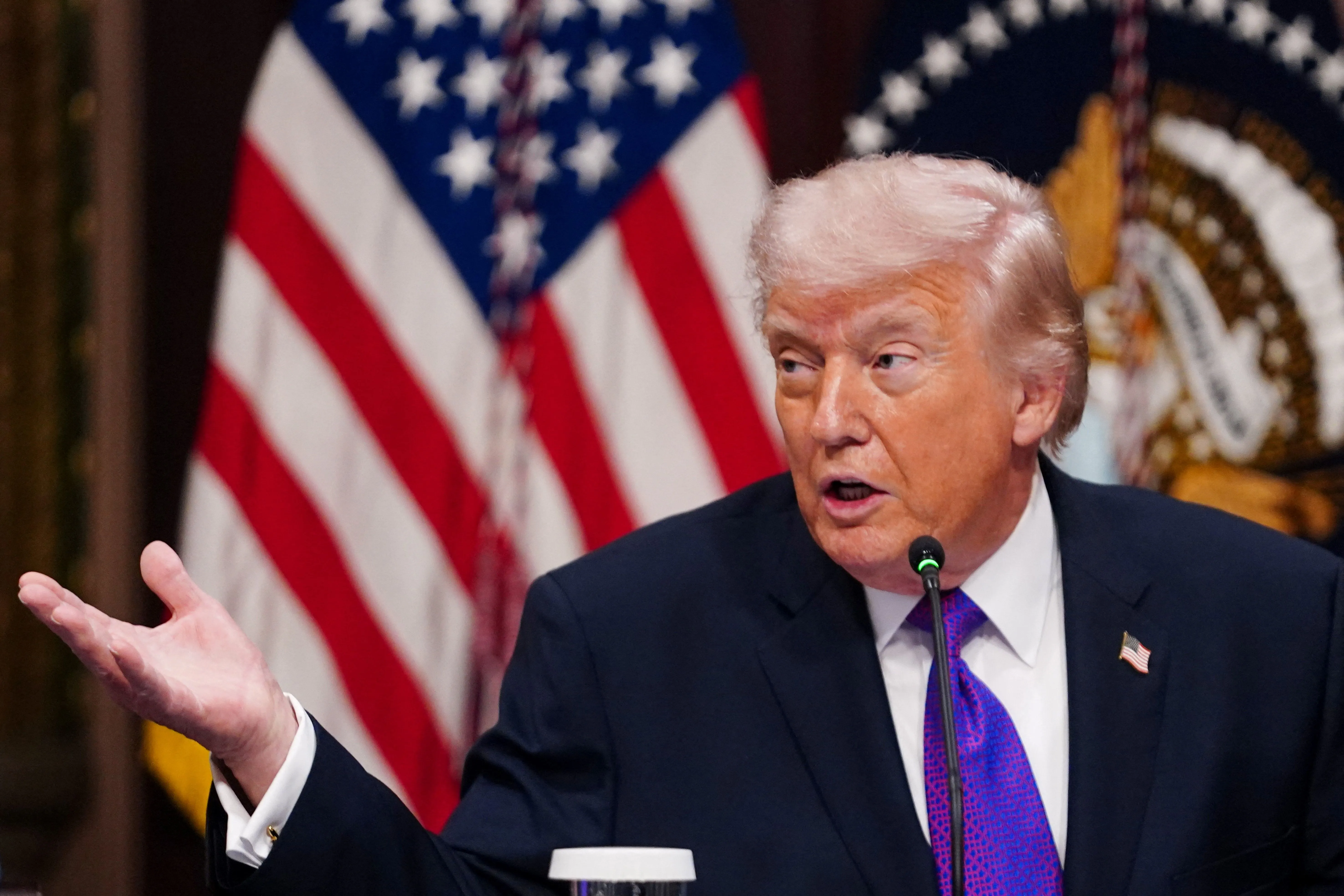 ترامپ: نفتکشهای خالی در حال حرکت به سمت آمریکا برای بارگیری نفت و گاز هستند