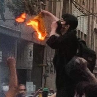 دادستانی تهران شماری از خبرنگاران را به خاطر همدلی با گزارش قتل نیکا شاکرمی احضار کرد