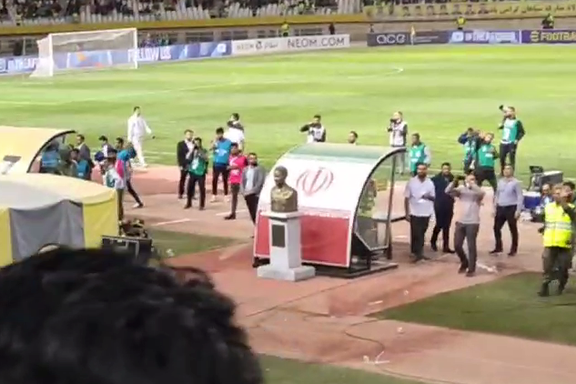 خبرگزاری تسنیم، وابسته به سپاه: مجسمه قاسم سلیمانی جزیی از ساختار ورزشگاه نقش جهان است