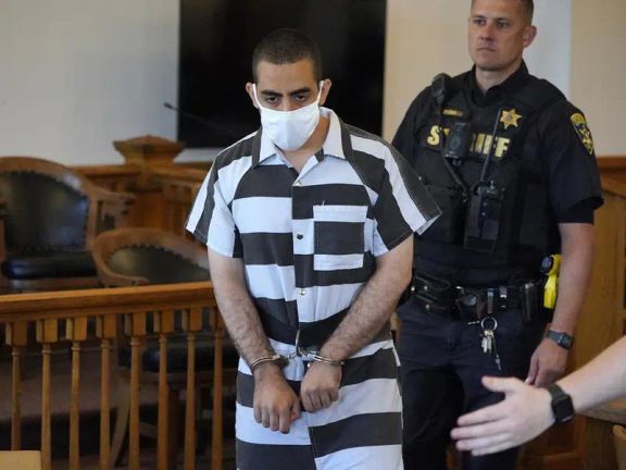 وکیل ضارب سلمان رشدی: در تلاشیم اتهامها را بدون محاکمه حلوفصل کنیم