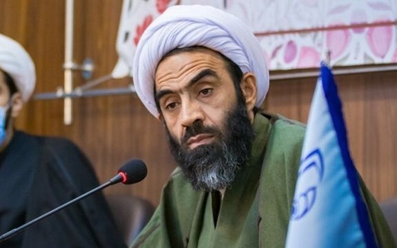 نماینده خمینیشهر: مدیران جنس خود را دلاری می فروشند و حقوق زیرمجموعه را ریالی میدهند