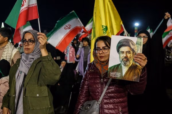 نماینده پیشین مجلس: مدیریت جدید تنگه هرمز خواسته مجتبی خامنهای است