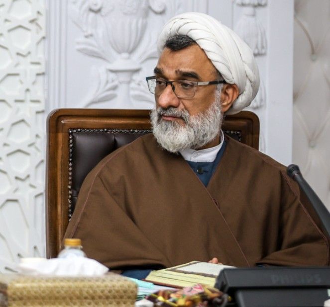 دبیر شورای عالی انقلاب فرهنگی: اکثریت زنان با برهنگی مخالف و با حجاب موافقند