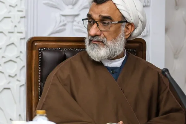 دبیر شورای عالی انقلاب فرهنگی: اکثریت زنان با برهنگی مخالف و با حجاب موافقند