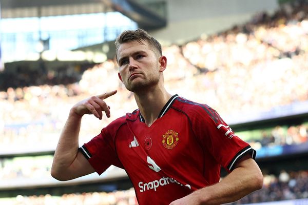 تاتنهام ۲-۲ منچستریونایتد؛ پایان جنونآمیز در لندن، شیاطین سرخ از شکست گریختند