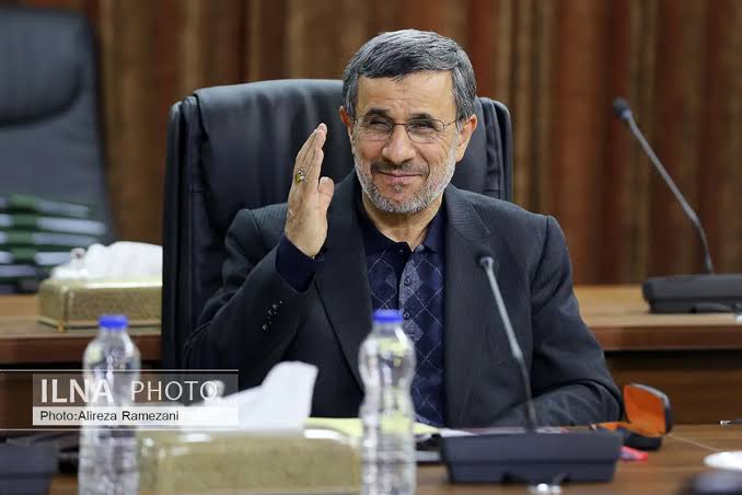 هاآرتص: موساد احمدی‌نژاد را برای رهبری ایران پس از تغییر حکومت در نظر گرفته بود