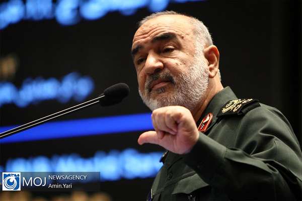 Iran's Guards Threaten Response To US If Attacked