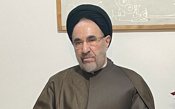 محمد خاتمی: عفت با حجاب یکی نیست، نمیتوان حجاب را به زور تحمیل کرد