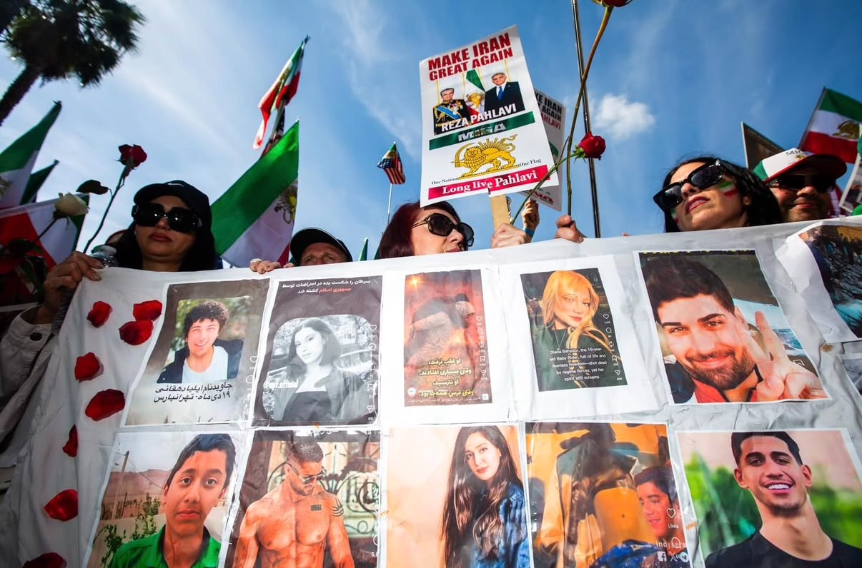 تجمع ایرانیان خارج از کشور در صدمین روز «انقلاب ملی ایرانیان»