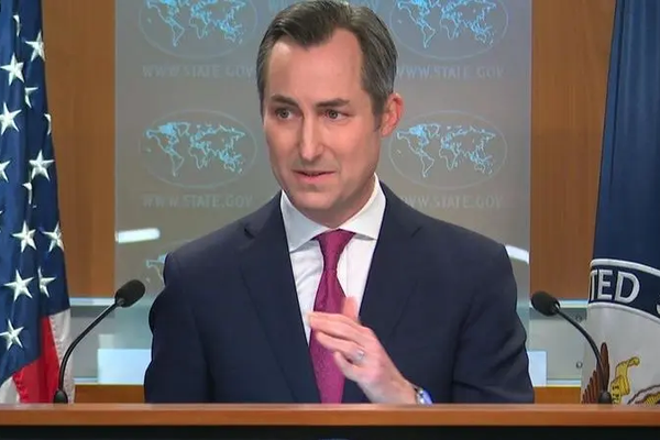 محملةً طهران مسؤولية التصعيد.. أميركا: لن نشارك في مفاوضات إيران مع دول الترويكا الأوروبية