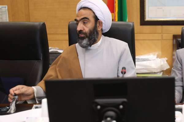 نقدعلی، نماینده خمینیشهر: به دلیل کمبود نهادههای دامی، مرغها از یکدیگر تغذیه میکنند