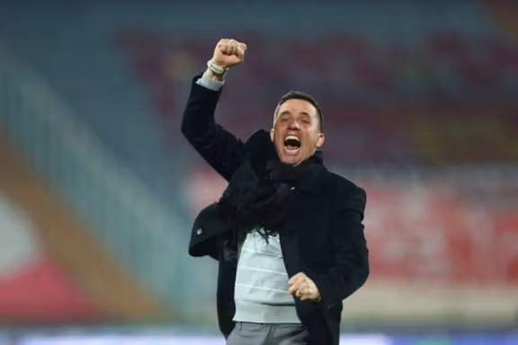 اوسمار، سرمربی پیشین پرسپولیس: برای مردم ایران دعا میکردم، در صلح و سلامتی باشید