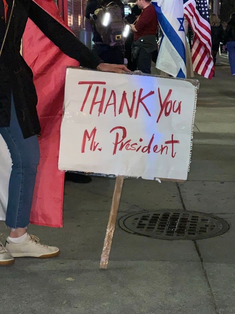 قدردانی ایرانیان از ترامپ بابت هدف قرار دادن خامنه‌ای، واشینگتن، شامگاه ۹ اسفند