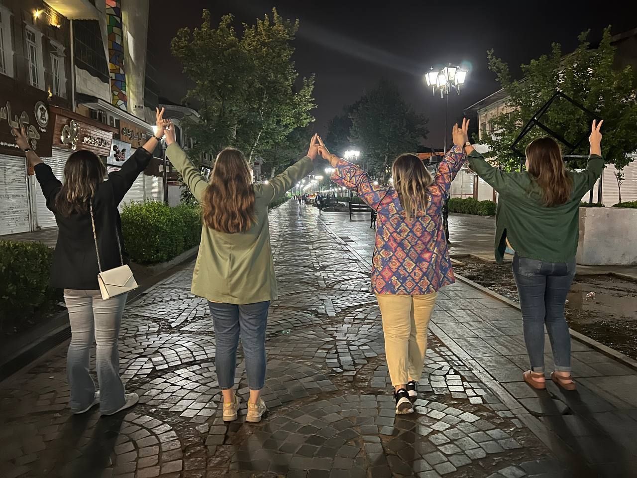 موج بیکاری و نارضایتی درپی پلمب واحدهای تجاری با هدف تحمیل حجاب