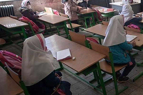 سلطات محافظة خراسان الجنوبيّة في إيران تؤکد وقوع اعتداء جنسي على 18 طالبة من قِبل معلم