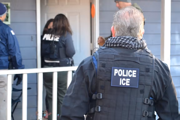 یک وکیل مهاجرت: آمریکا دو شهروند ایرانی را بدون اطلاع قبلی به ایران بازگرداند