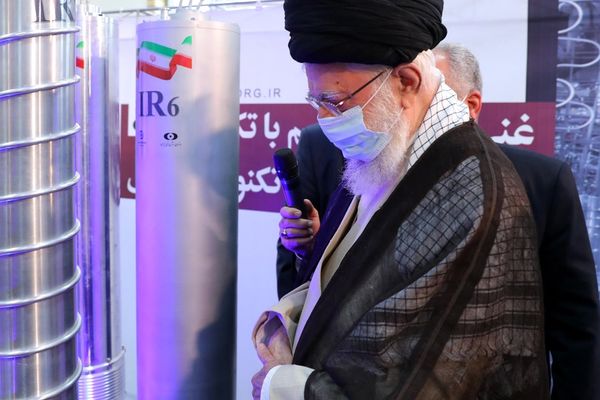 روزنامه حکومت: ایران نباید درباره مکان اورانیوم ۶۰ درصدی و وضع تاسیسات شفافسازی کند