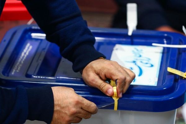 رغم حشد النظام والإصلاحيين.. معارضون إيرانيون يدعون لاستمرار مقاطعة الانتخابات الرئاسية