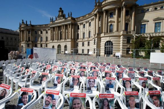 تصاویر افراد ربوده شده به دست حماس در جریان حمله هفتم اکتبر، برلین، ۲۷ اردیبهشت