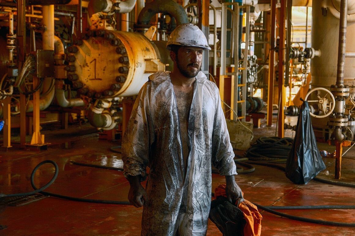 Iran’s oil lifeline could run dry by mid-December, Kpler says