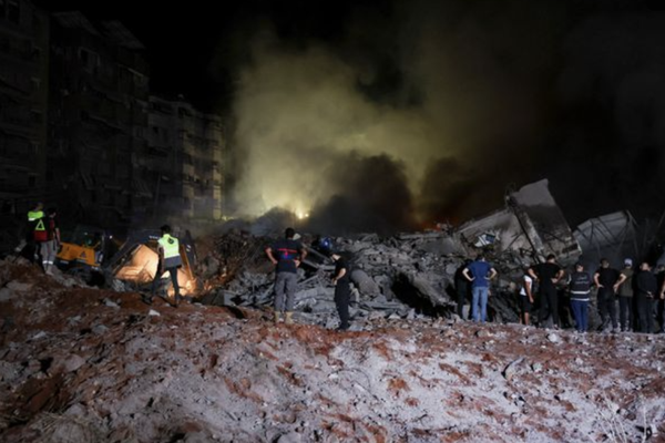 "أكسيوس": نصر الله كان موجودًا في موقع الهجوم الإسرائيلي على بيروت