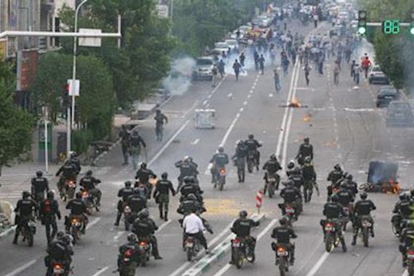 Exclusive - Lack Of Gasoline Alarms Iranian Officials