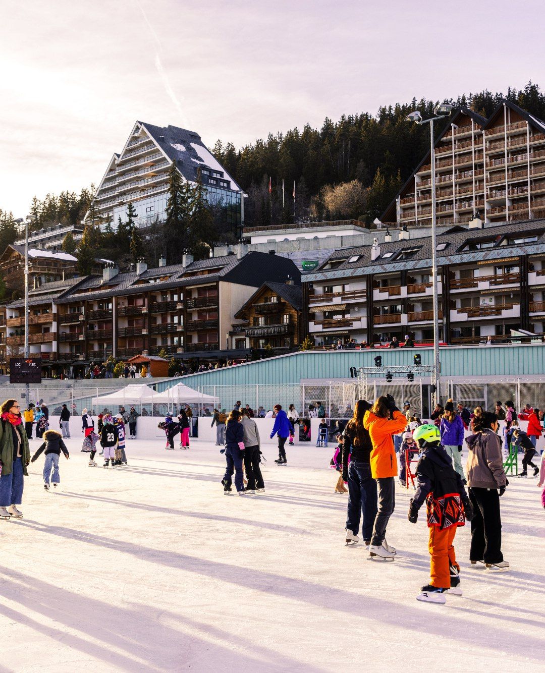 ده‌ها کشته و ۱۰۰ زخمی در پی انفجار مرگبار در یک پیست اسکی در سوئیس