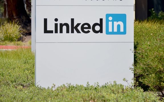 در پی سانسور شدیدتر اینترنت در چین، مایکروسافت شبکه اجتماعی لینکدین را در این کشور میبندد