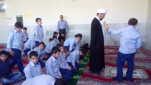 وزیر آموزش و پرورش در بخشنامهای به مدارس دستور داد «زنگ نماز» ۳۰ دقیقهای برگزار کنند