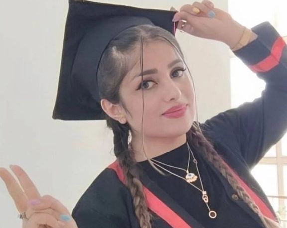 خانواده زهرا سعیدیانجو در دادسرا با برخورد خشونتآمیز ماموران روبهرو شدند