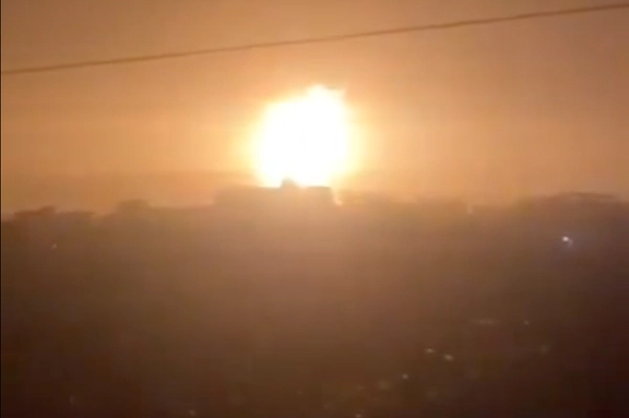 اسرائیل به بنادر و زیرساختهای انرژی حوثیها در یمن حمله کرد