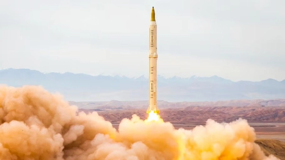 Western intelligence agencies spot unusual Iranian air activity, sources say