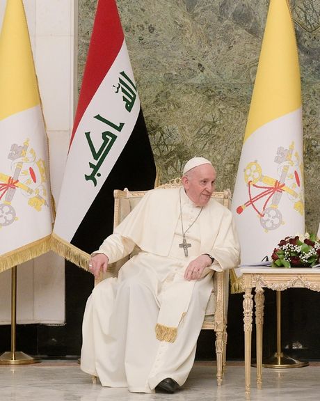 پاپ خواستار پرهیز از خشونت نظامی، فرقهگرایی و خویشاوندکشی در عراق شد