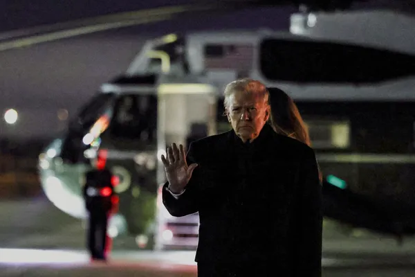 ترامپ: افراد زیادی در آمریکا هستند که نباید اینجا باشند