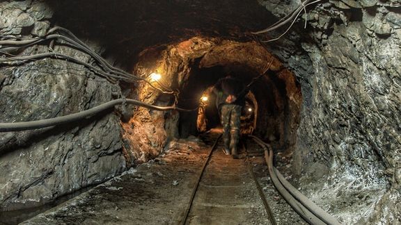 شش کارگر بر اثر انفجار در یک تونل به عمق ۷۰۰ متر در معدن طزره دامغان کشته شدند