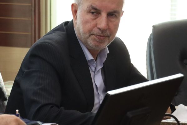 برلماني إيراني: الحكومة لا تمتلك أي رغبة في تعزيز معيشة المواطنين