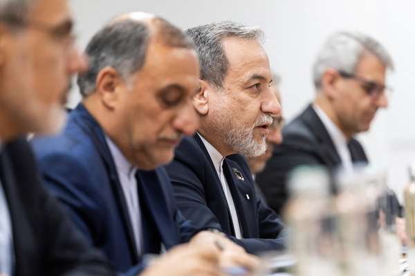 یک مقام آمریکا: تهران احتمالا یک پیشنهاد مکتوب درباره توافق با ایالات متحده ارائه میکند