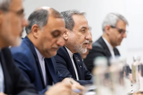 نیویورکتایمز: تهران در مذاکرات با آمریکا مشوقهای سرمایهگذاری و تجاری ارائه کرد