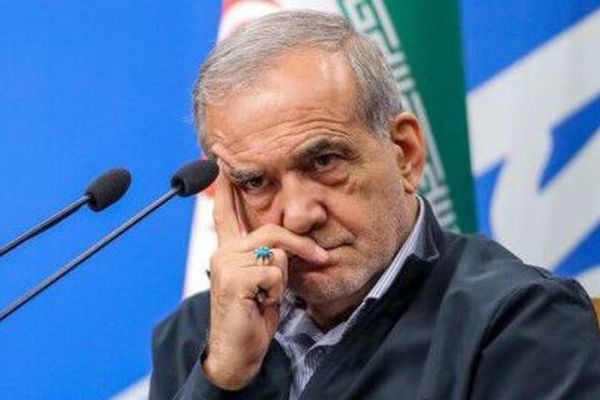 الرئيس الإيراني منتقدا قانون الحجاب .. تنفيذه سيفسد كل شيء