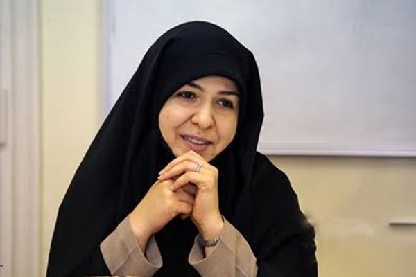 فرنسا تطرد المستشارة الثقافية الإيرانية