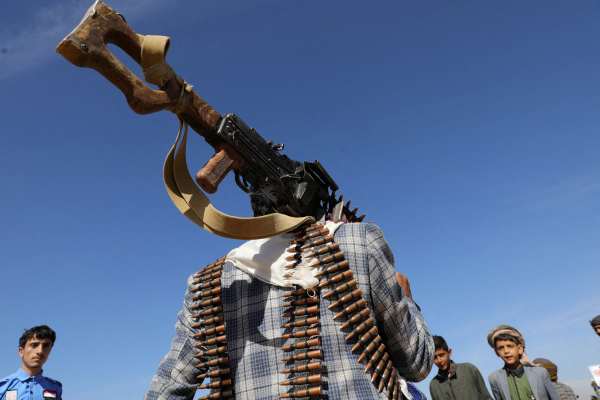 Iranian Naval Commander Applauds Houthi Shipping Attacks
