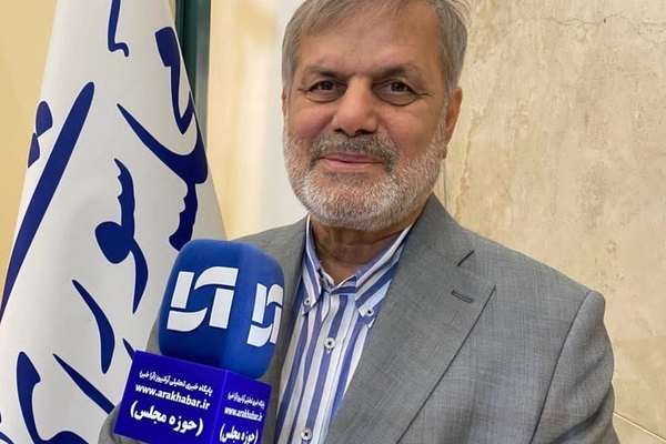 برلماني إيراني: علينا استهداف واشنطن ونيويورك بصواريخ عابرة للقارات
