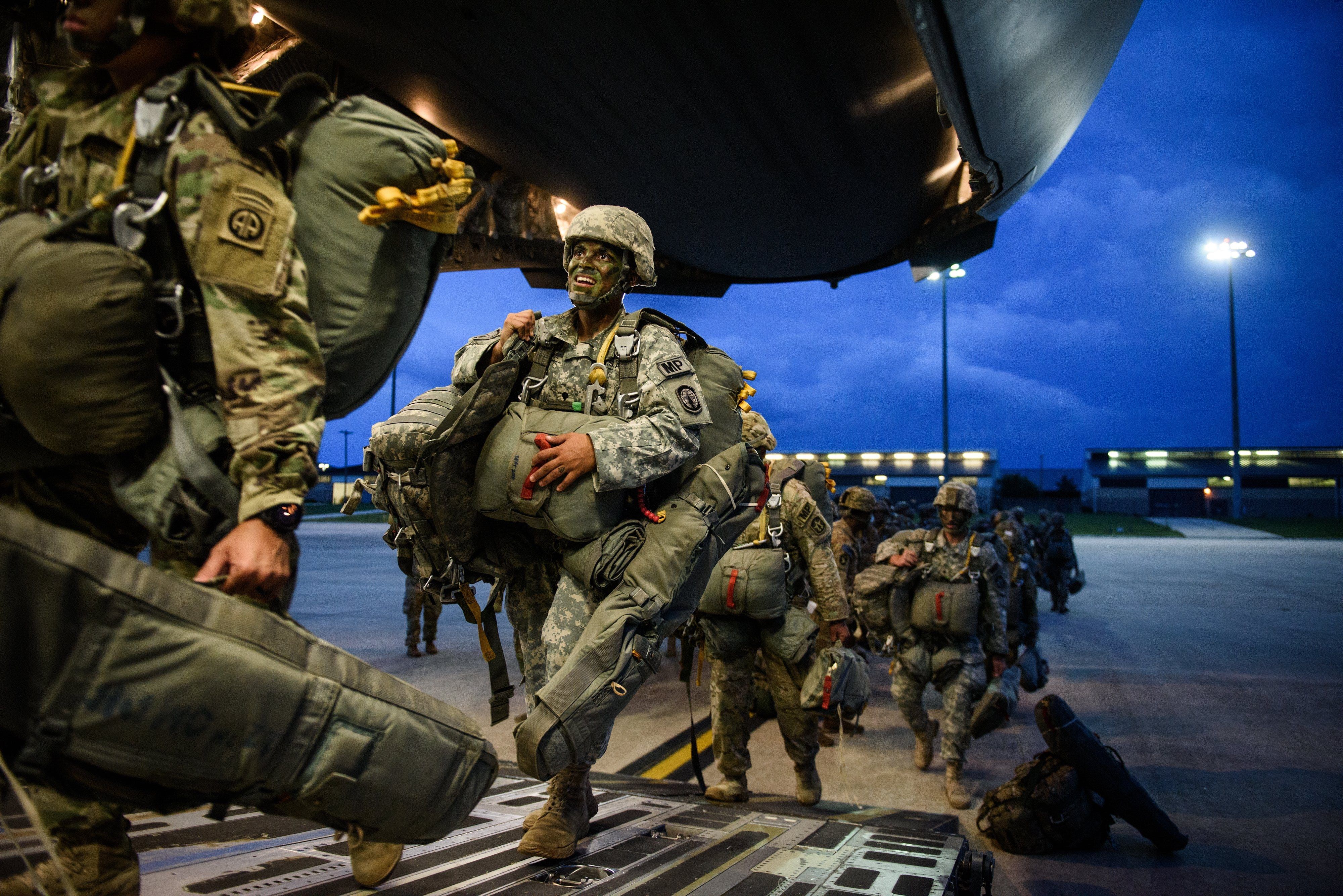 نیویورک تایمز: پنتاگون ۲۰۰۰ سرباز لشکر هوابرد ارتش را به خاورمیانه اعزام می‌کند