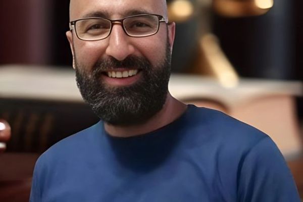 شقيق سجين سياسي أعدمته إيران: كان يتمنى الاستشهاد في الكفاح ضد الظلم