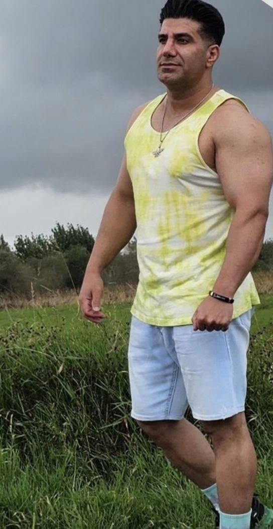 منصور شاهسواری، بدنساز، در الیگودرز به‌دست جمهوری اسلامی به قتل رسید