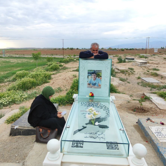 پدر دادخواه ابوالفضل آدینهزاده به بند مجرمان خطرناک زندان وکیلآباد مشهد منتقل شده است